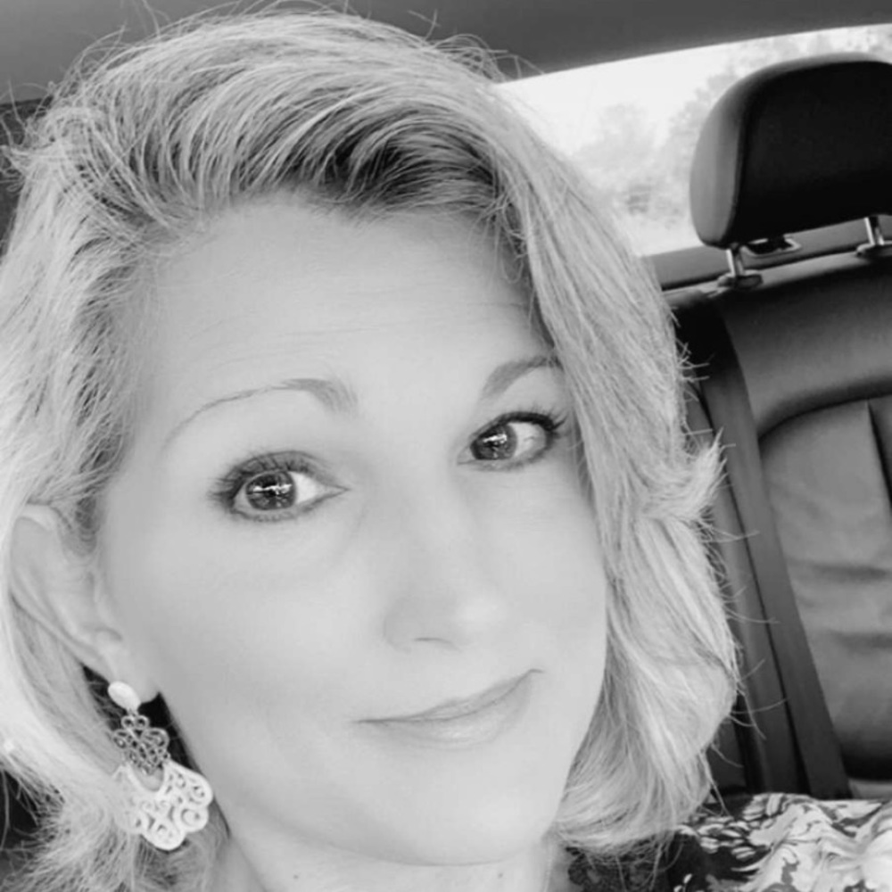 Meet your Posher, Chanel